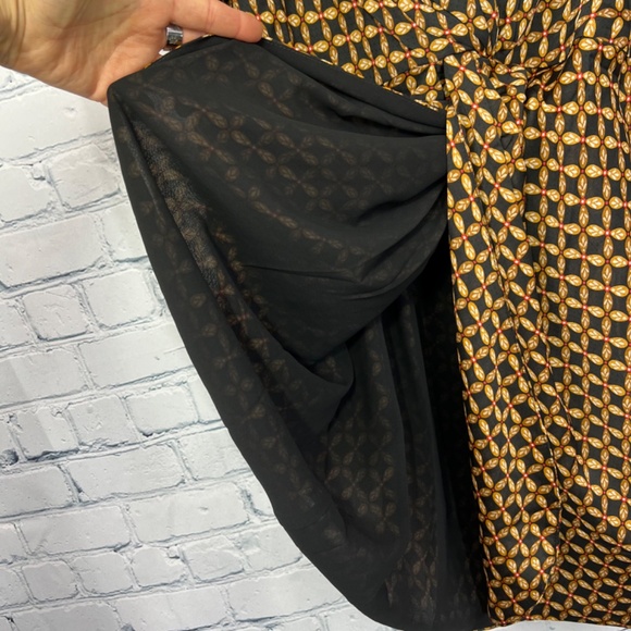 •👗NWT($138) |•MINKPINK•| Valentina Mini Dress Knotted Twist Front Long Sleeve M - Picture 6 of 15